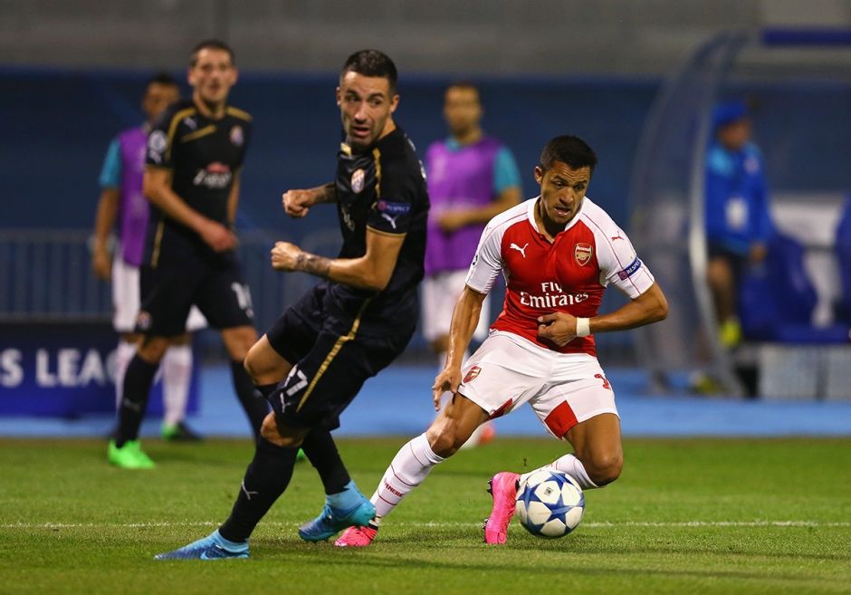 关于雷丁主场力克卢顿，继续保持领先优势的信息