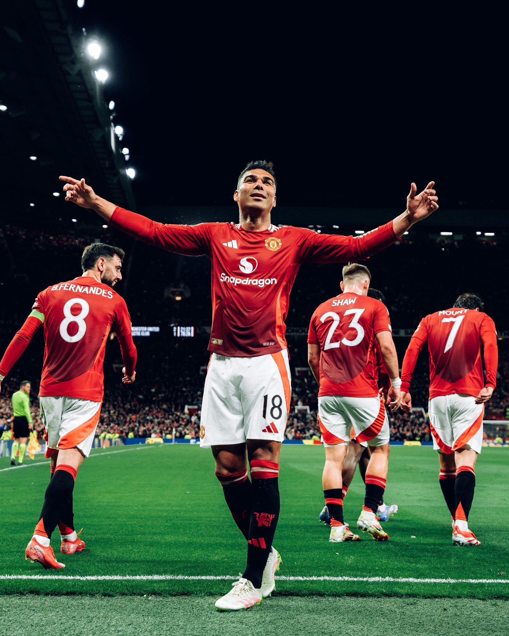 包含威斯汉姆联主场逼平曼联，保持不败的词条