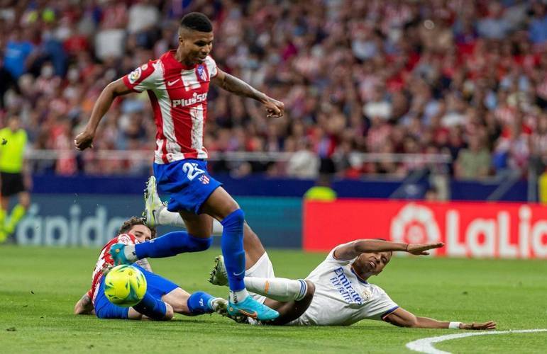 皇马败给瓦伦西亚,欧冠征程终结 皇马败给瓦伦西亚,欧冠征程终结