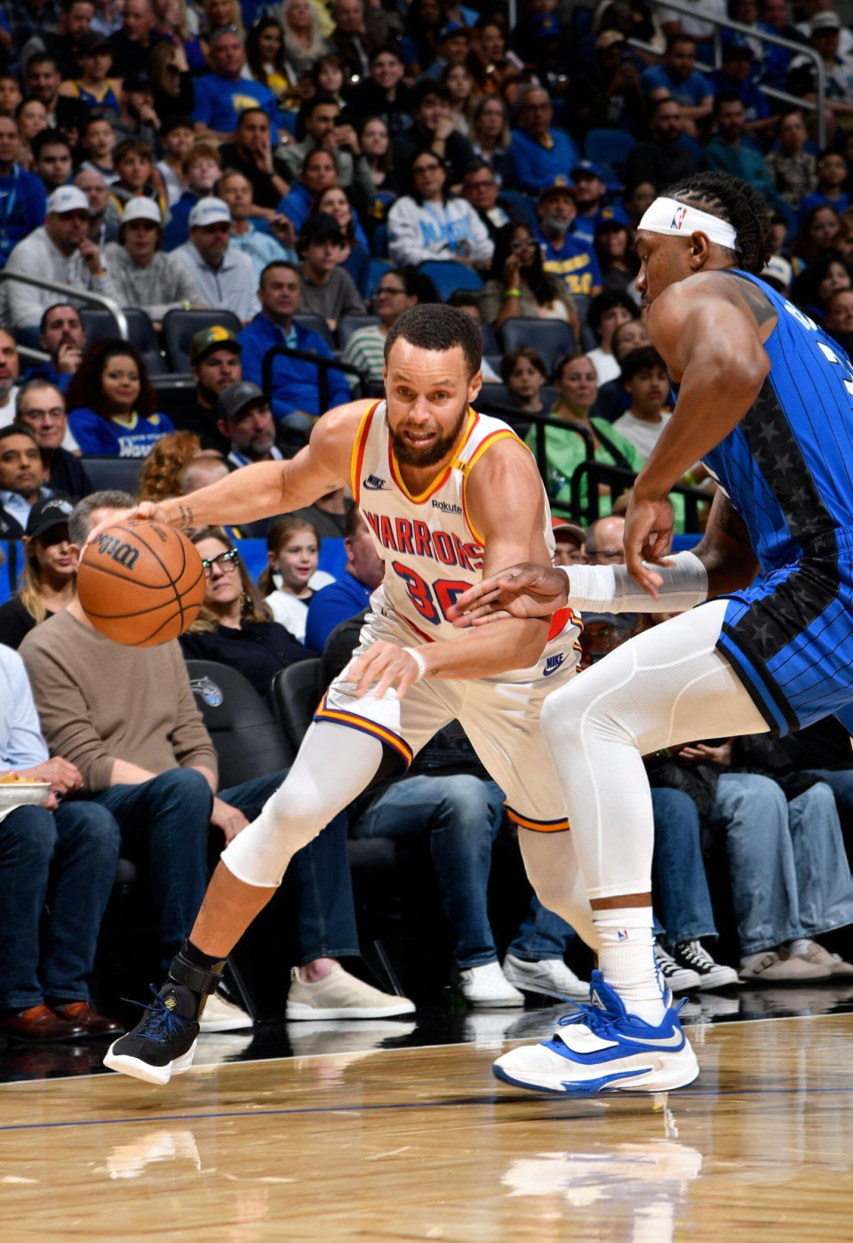 勇士击败猛龙，豪取四连胜