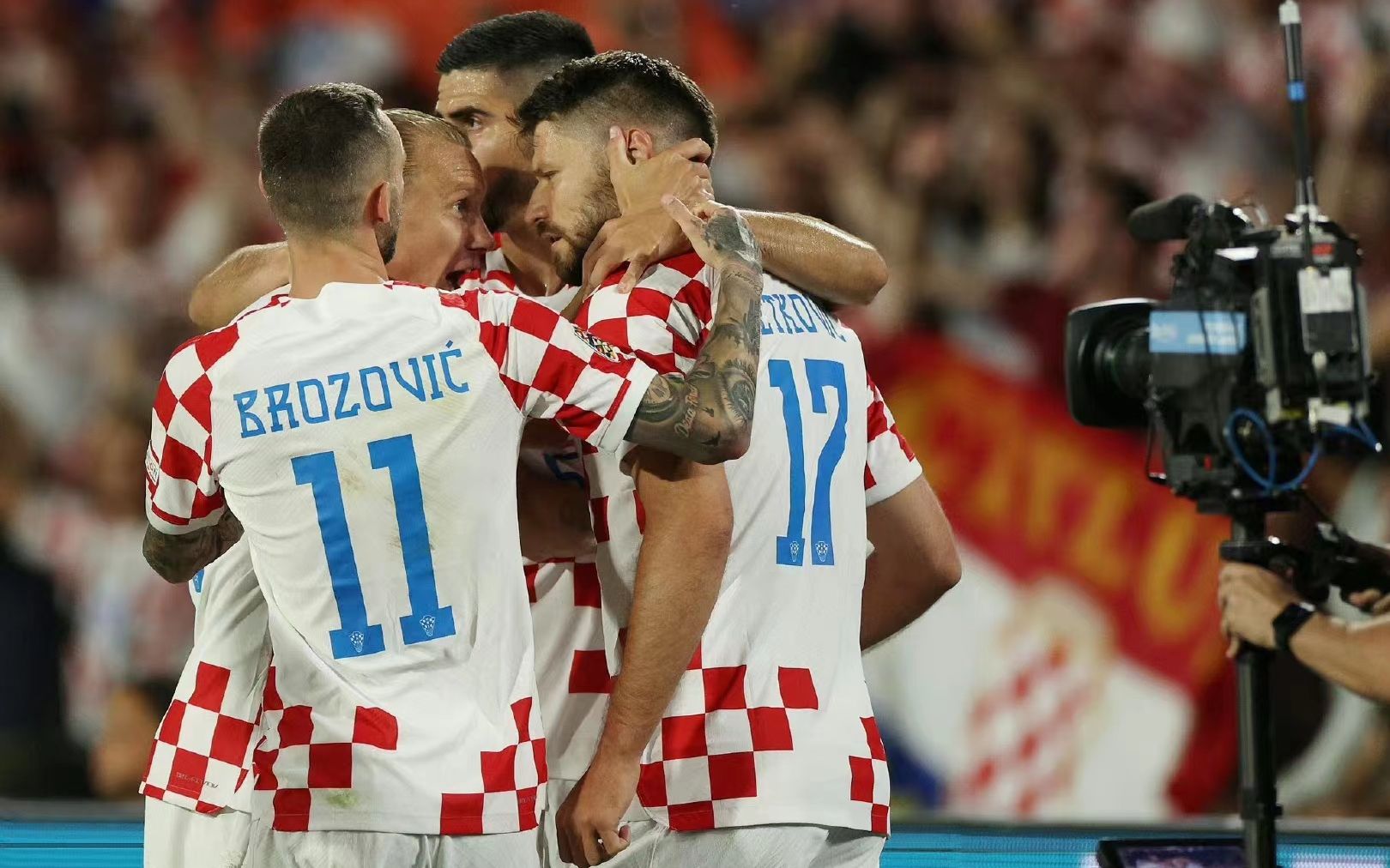 美国碾压荷兰，莫德里奇关键制胜