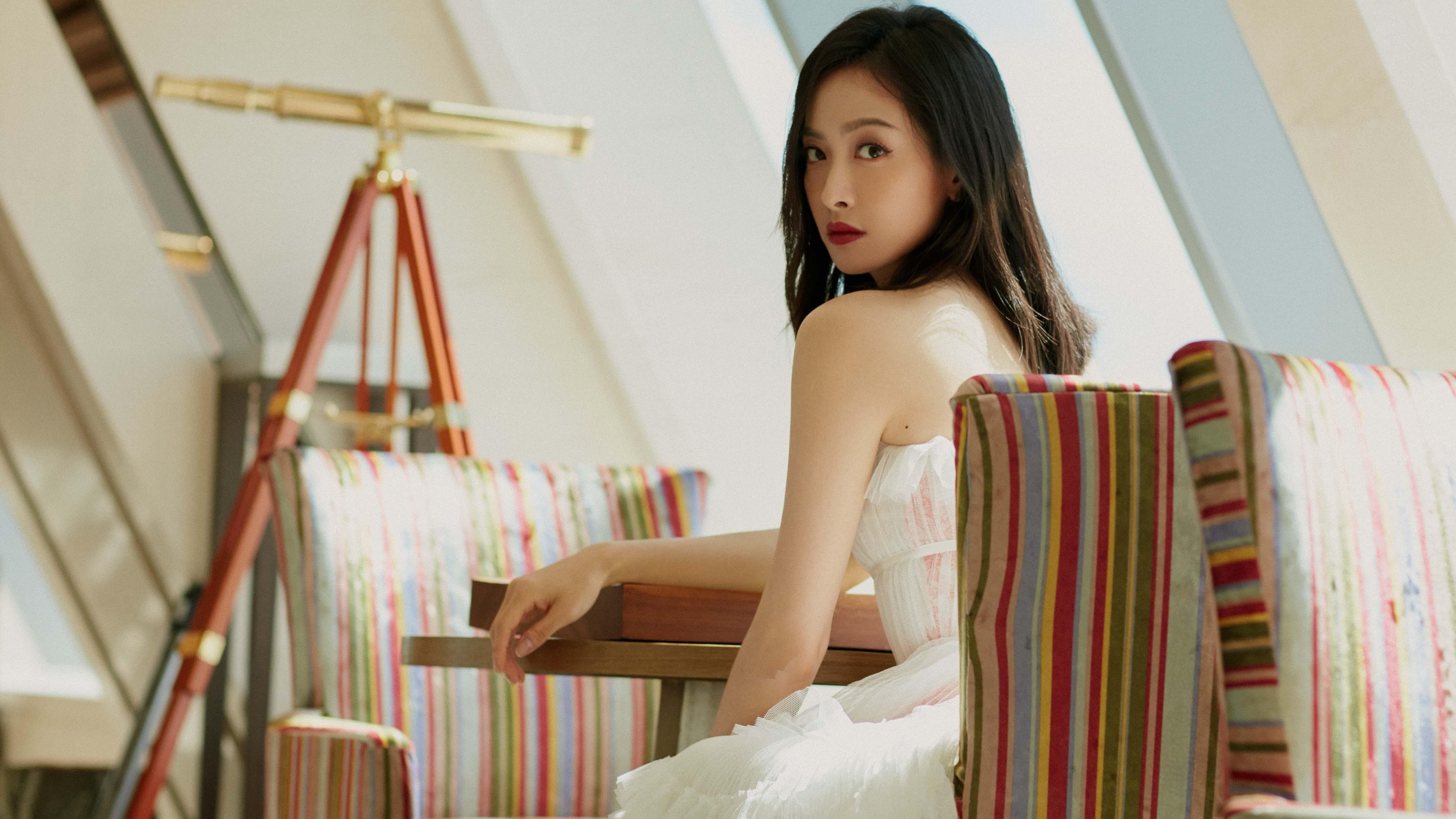 世俱杯参赛资格-破茧，当沙特的沙漠风吹过拉什福德的雨夜